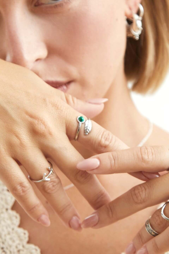 anillo hoja verde pluma ajustable acero