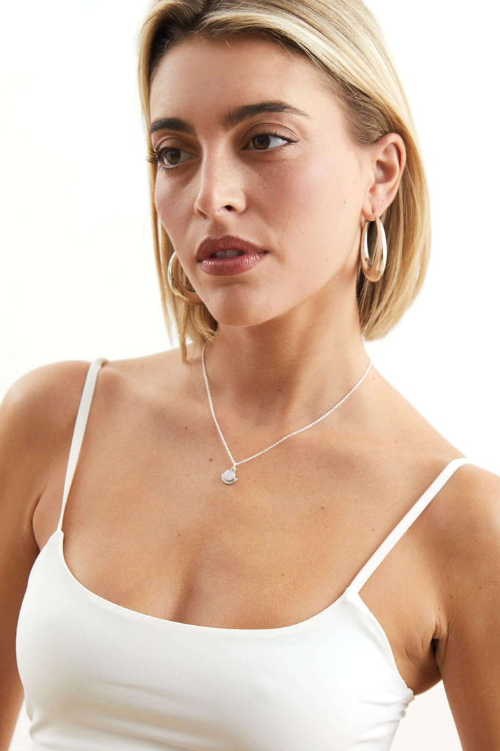 collar piedra luna feminidad ilusion mujer